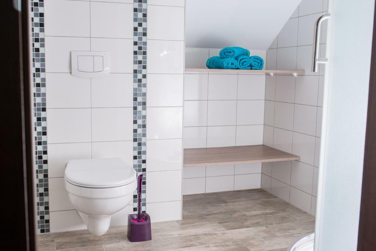 Stas -Przy Szkole Nr 3 W Skawie Skawa Extérieur photo